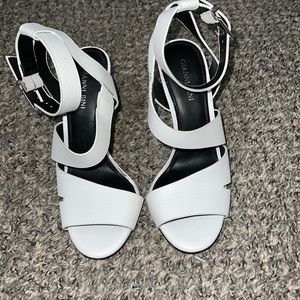 Gianni Bini white heels